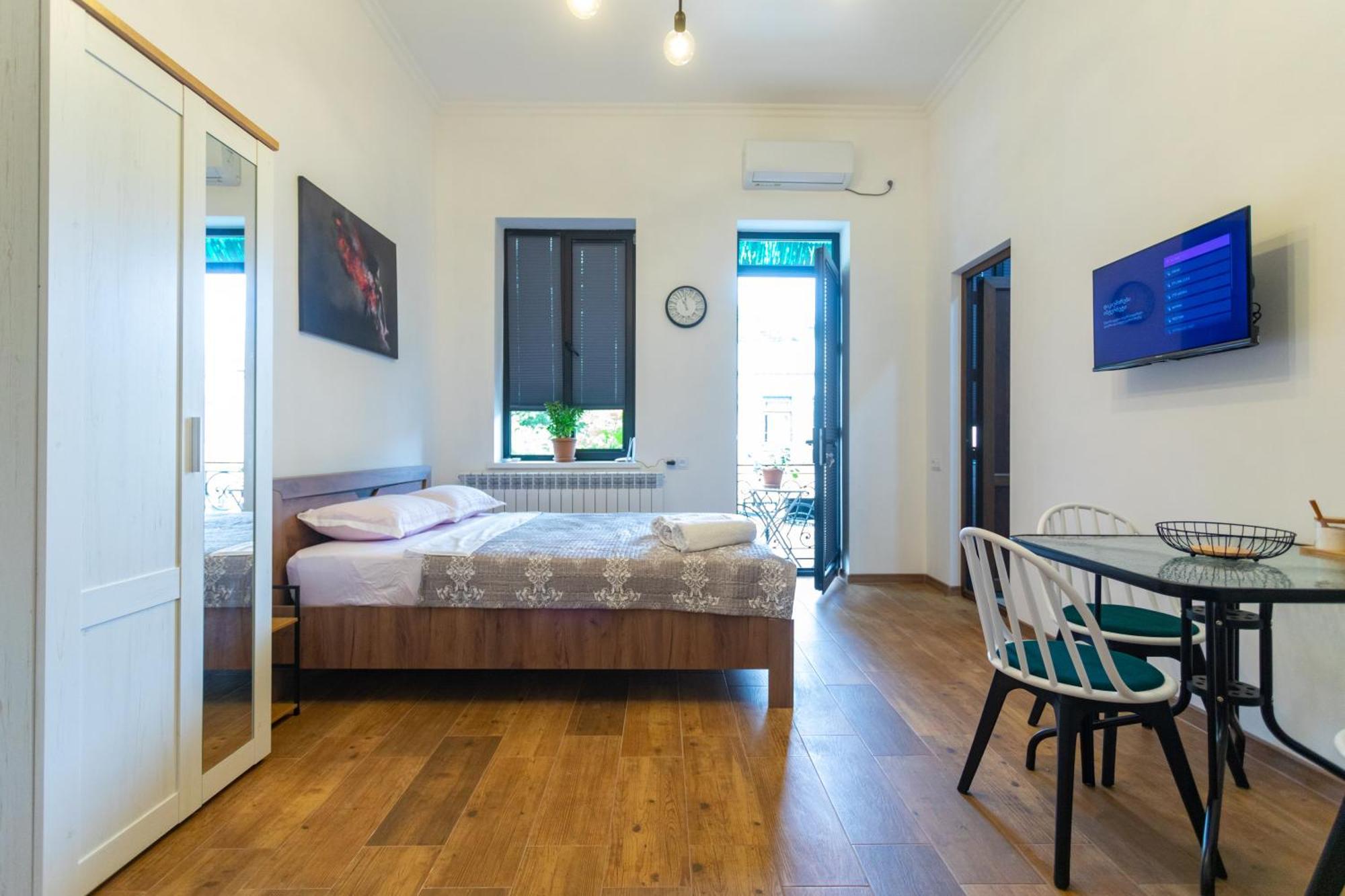 Apartamento Mulberry Ბჟოლები Kutaisi Exterior foto