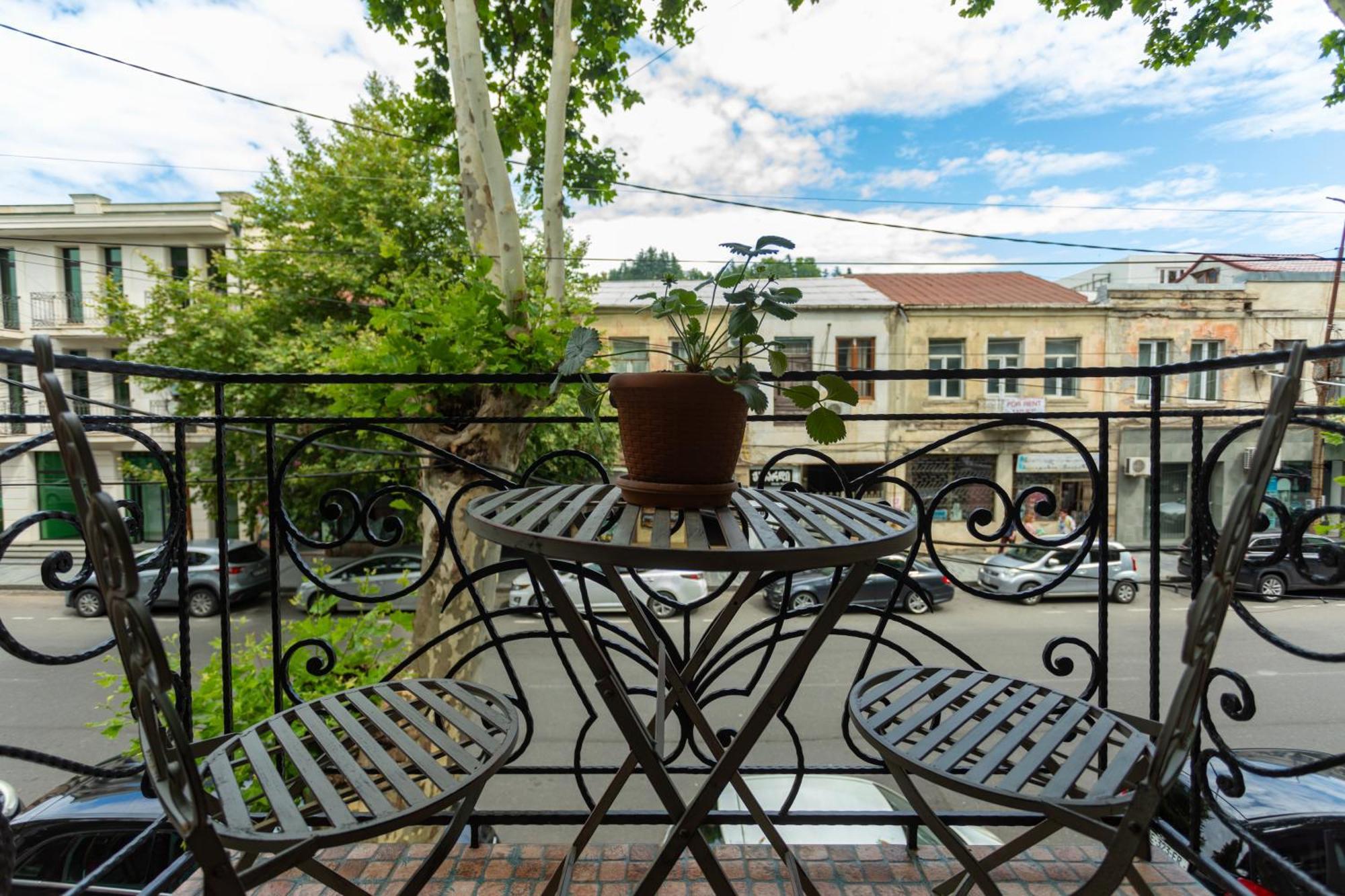 Apartamento Mulberry Ბჟოლები Kutaisi Exterior foto